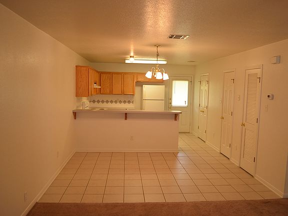 5th image of 2707 Edgefield St #B