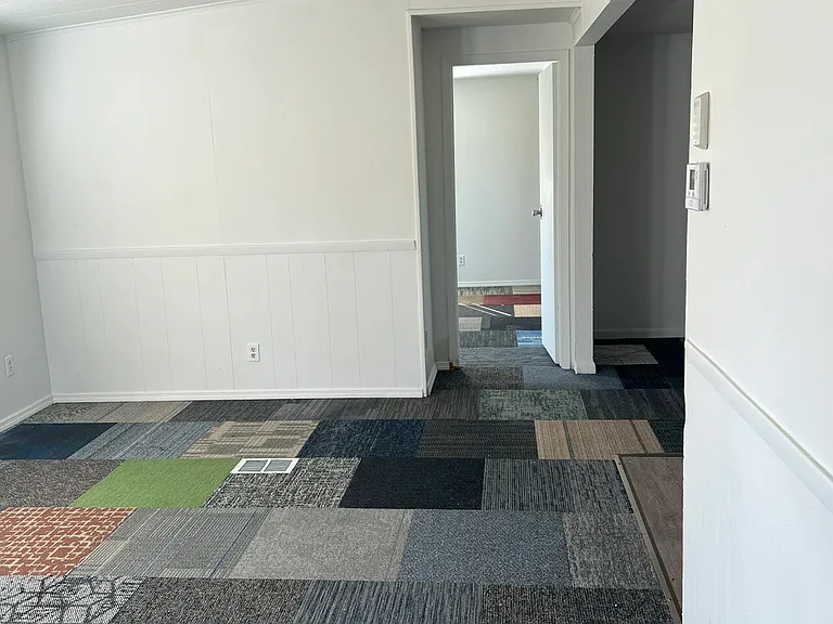 2063 Laurel Ln — Photo 2