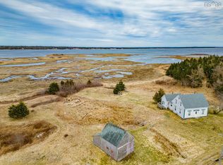4847 Shore Rd, Shelburne, NS B0T 1W0
