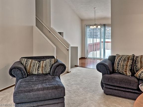 3rd image of 3106 Blackhawk Dr