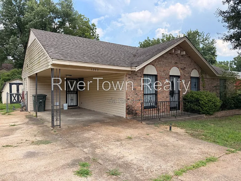 4280 Mikewood Dr — Photo 2