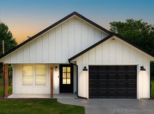 15 S Ora St, Pryor, OK 74361