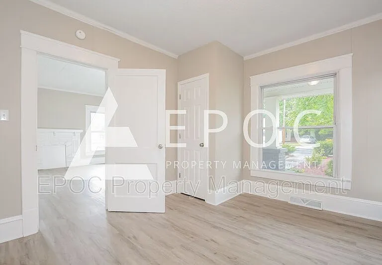 1100 Elwell Ave — Photo 8