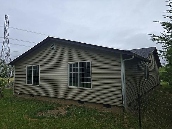 2nd image of 141 Drews Hill Rd