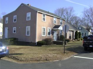 2 Redfern St, Riverside, RI 02915