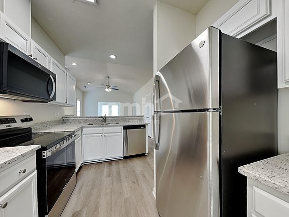3rd image of 108 Cameron Way Cir