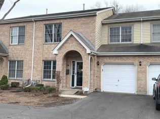 49 Cary St, Cary, IL 60013