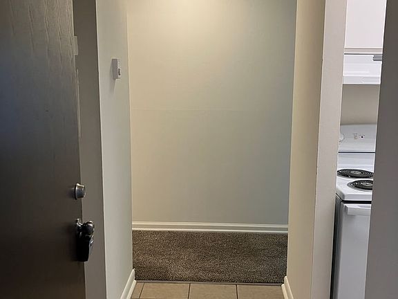 4th image of 1447 Henley Rd APT 4