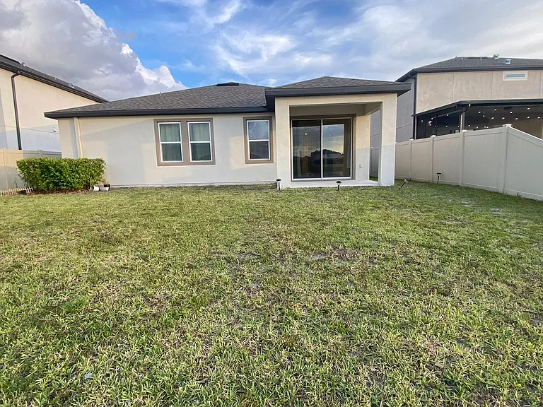 13515 Palmera Vista Dr — Photo 9