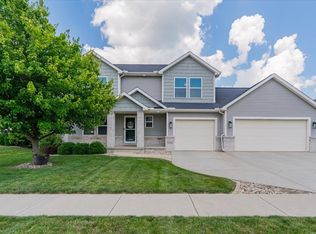 5108 Longfield Rd, Bloomington, IL 61705