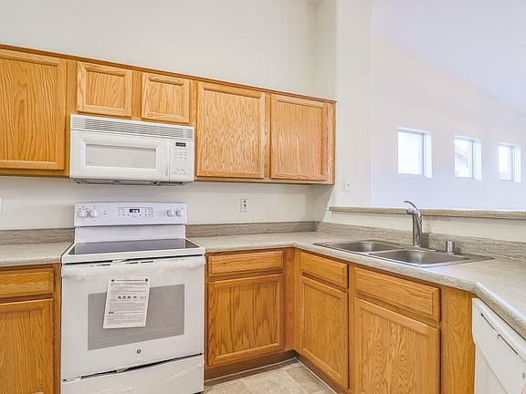 5th image of 15759 W Pima St