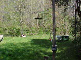 829 Robertson Rdg, Elkview, WV 25071