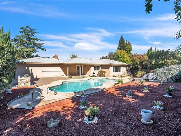 4th image of 3996 Rochdale Dr