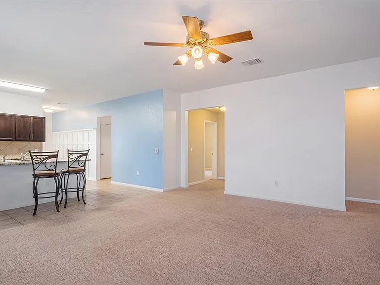 118 Leona River Trl — Photo 38