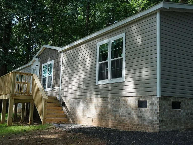 210 Woodland St — Photo 4