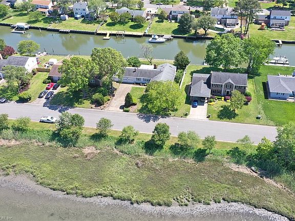 2nd image of 10 Lakeview Dr