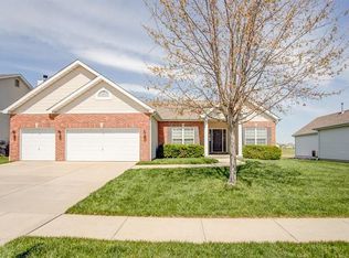 729 Willow Spring Hill Dr, Fairview Heights, IL 62208