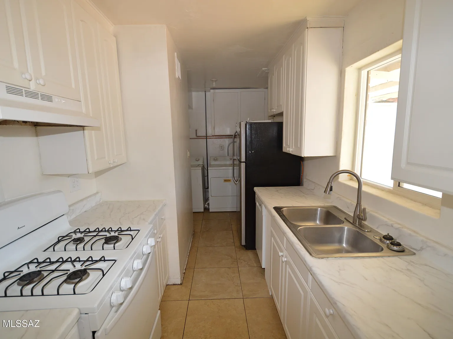 3 bed, 1.0 bath, 980 sqft, $1,395 — Photo 4