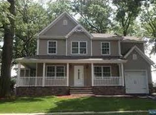 5 Glenn Ct, Westwood, NJ 07675
