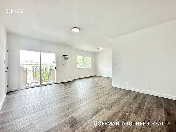 5th image of 1033 N Harper Ave #9