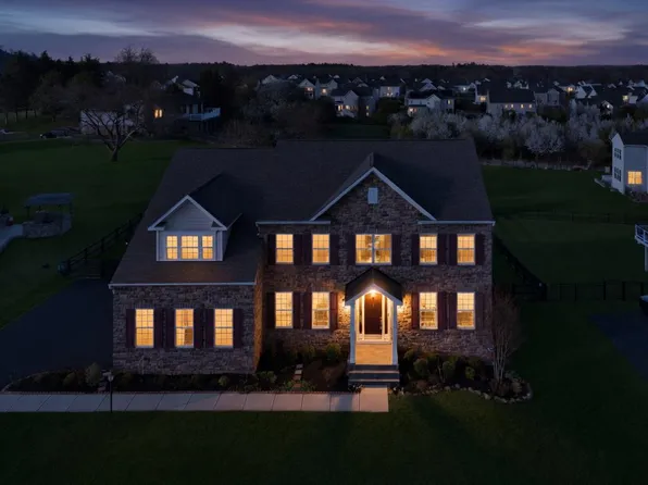 42580 Deer Isle Dr, Chantilly, VA 20152