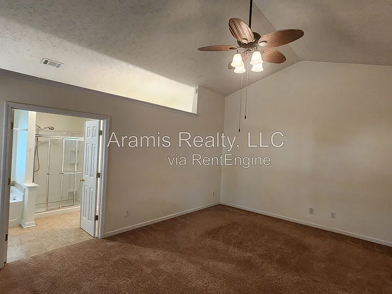 3241 Cranberry Ln — Photo 8