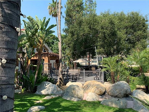 4th image of 21450 Burbank Blvd APT 209