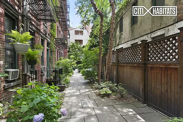 Sold by Citi Habitats | media 4