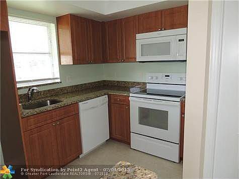 3rd image of 4737 NE 25th Ave APT 105