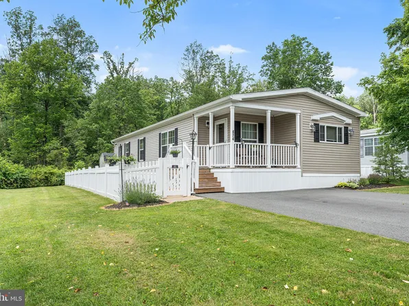 474 Barrington Rd, Macungie, PA 18062