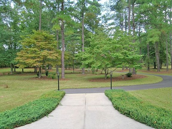 4th image of 222 Hunting Hills Dr