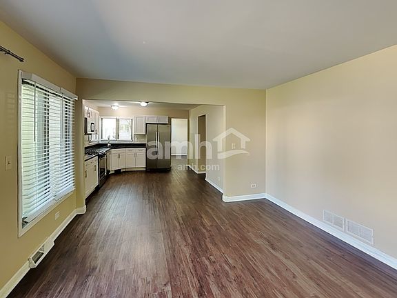 5th image of 426 Aristocrat Dr