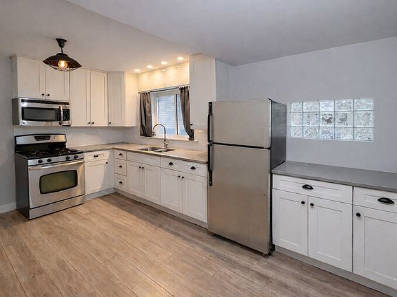 4th image of 1816 Elmwood Ave #G
