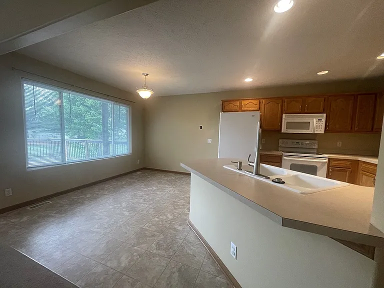 2309 Aberdeen Dr — Photo 5
