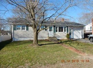 7 Linwood Dr, Coventry, RI 02816