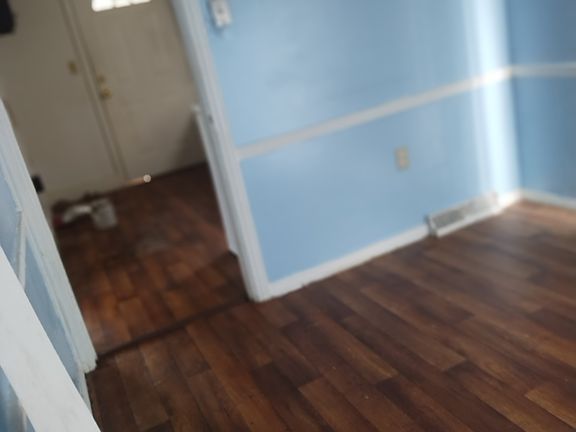 4th image of 434 Crosby Cir