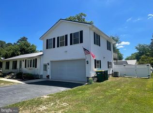 113 Hollywood Dr, Ocean View, DE 19970