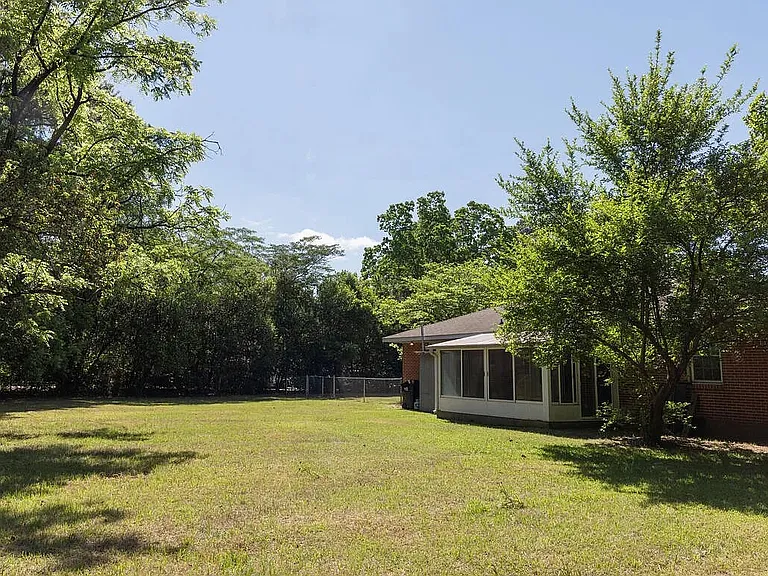 610 Cherokee Dr — Photo 11