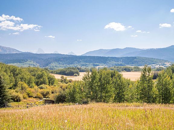 4th image of 335 W Teton Hideaway Dr