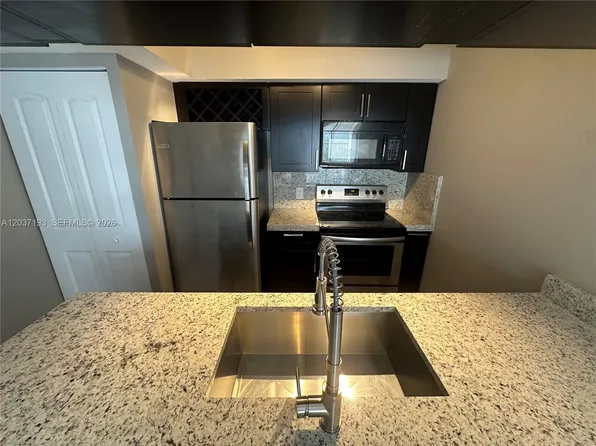 5672 Rock Island Rd APT 260, Fort Lauderdale, FL 33319
