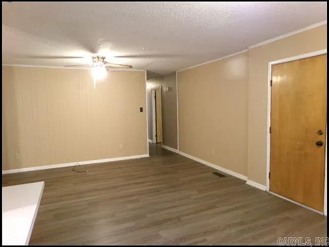 5116 Lynch Dr — Photo 2