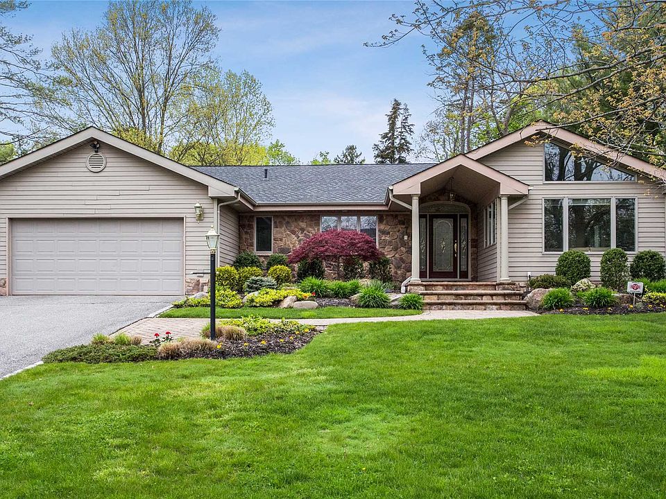 1st image of 7 Noel Ln