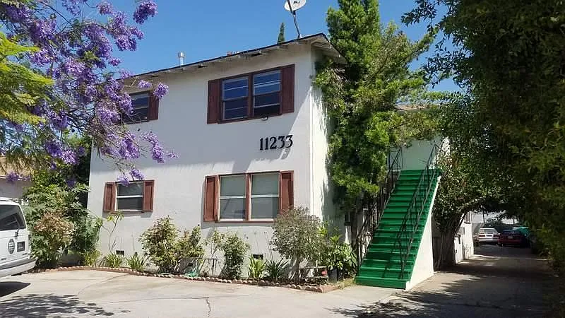 11233 Emelita St #3
