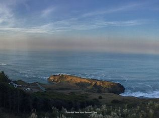 105 Eel Ct, Whitethorn, CA 95589