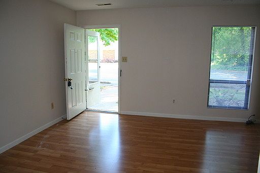 2nd image of 102 Heritage Dr APT B
