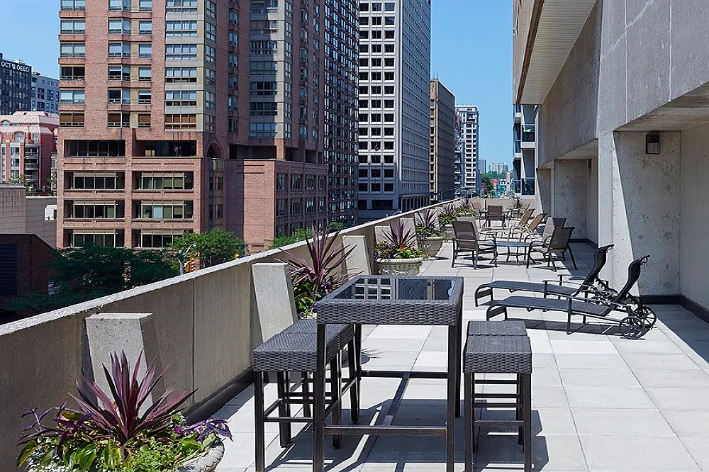 1101 Bay — Photo 2