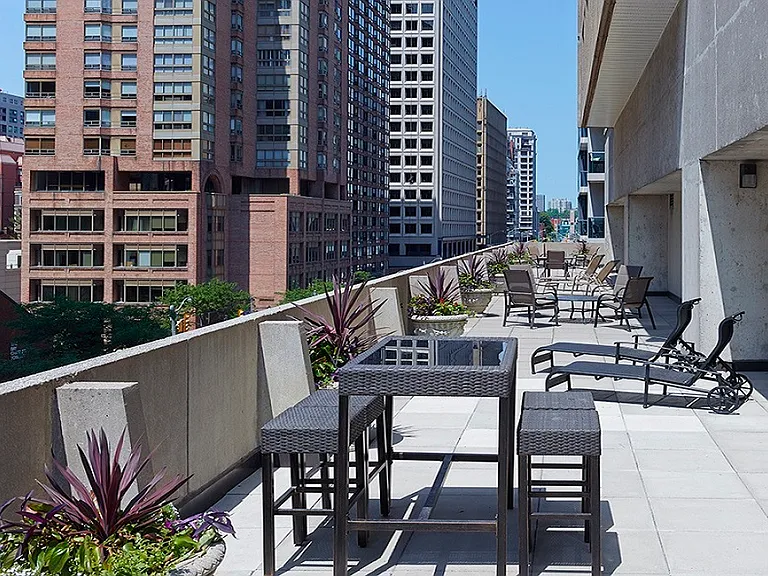 1101 Bay St — Photo 2
