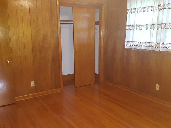 5th image of 228 Motley Ave