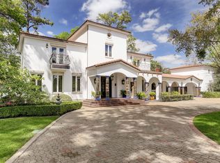 10902 Memorial Dr, Houston, TX 77024