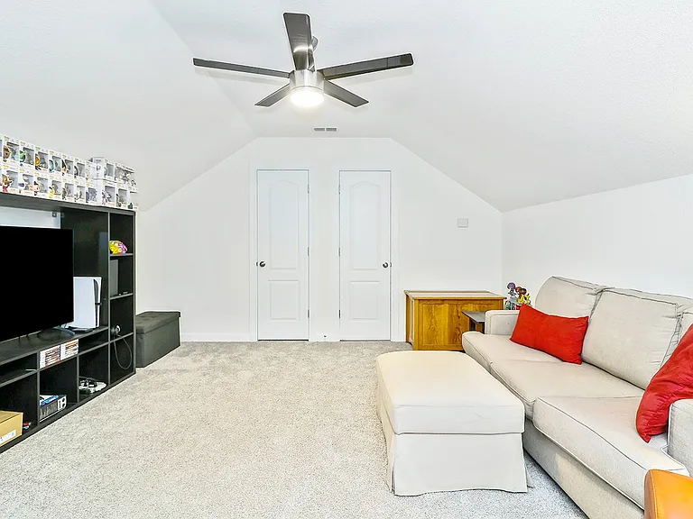 221 Wilson Dr — Photo 44